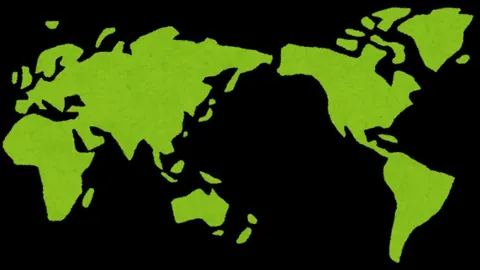 姆巴佩追平C罗33球壮举，再进5球或成皇马新王，金球奖征程路在何方？