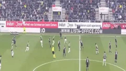 东契奇与里夫斯携手成就25+5+5里程碑，三分球建功，三人缔造篮球史新篇章